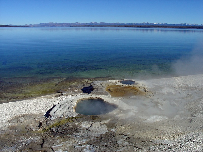 Lakeshore Geyser